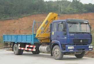 隨車吊現(xiàn)場(chǎng)